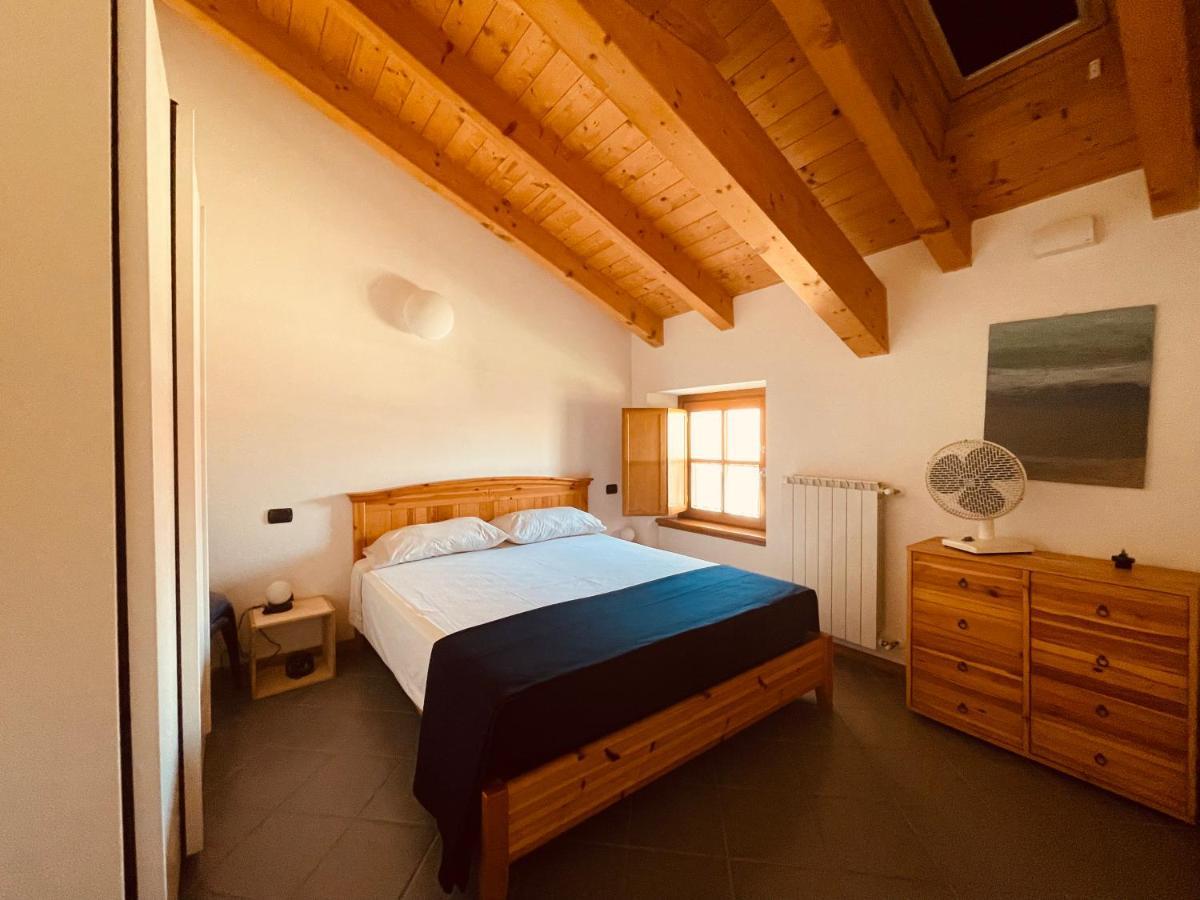 Blue Lake Apartment 20M From The Lake With Box Colico Buitenkant foto