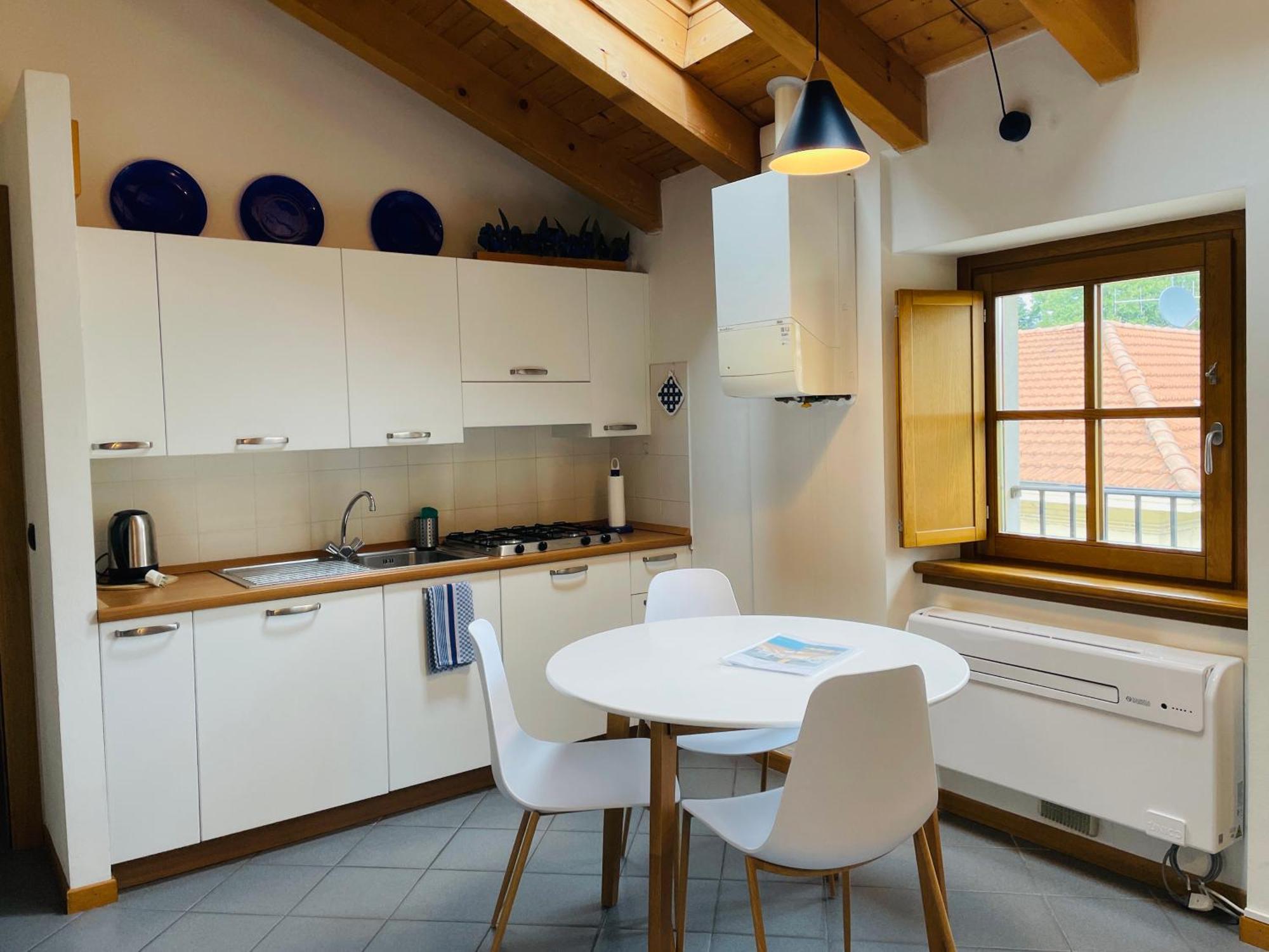 Blue Lake Apartment 20M From The Lake With Box Colico Buitenkant foto